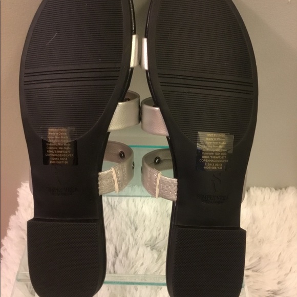 —Vera Wang sandals - Picture 5 of 6